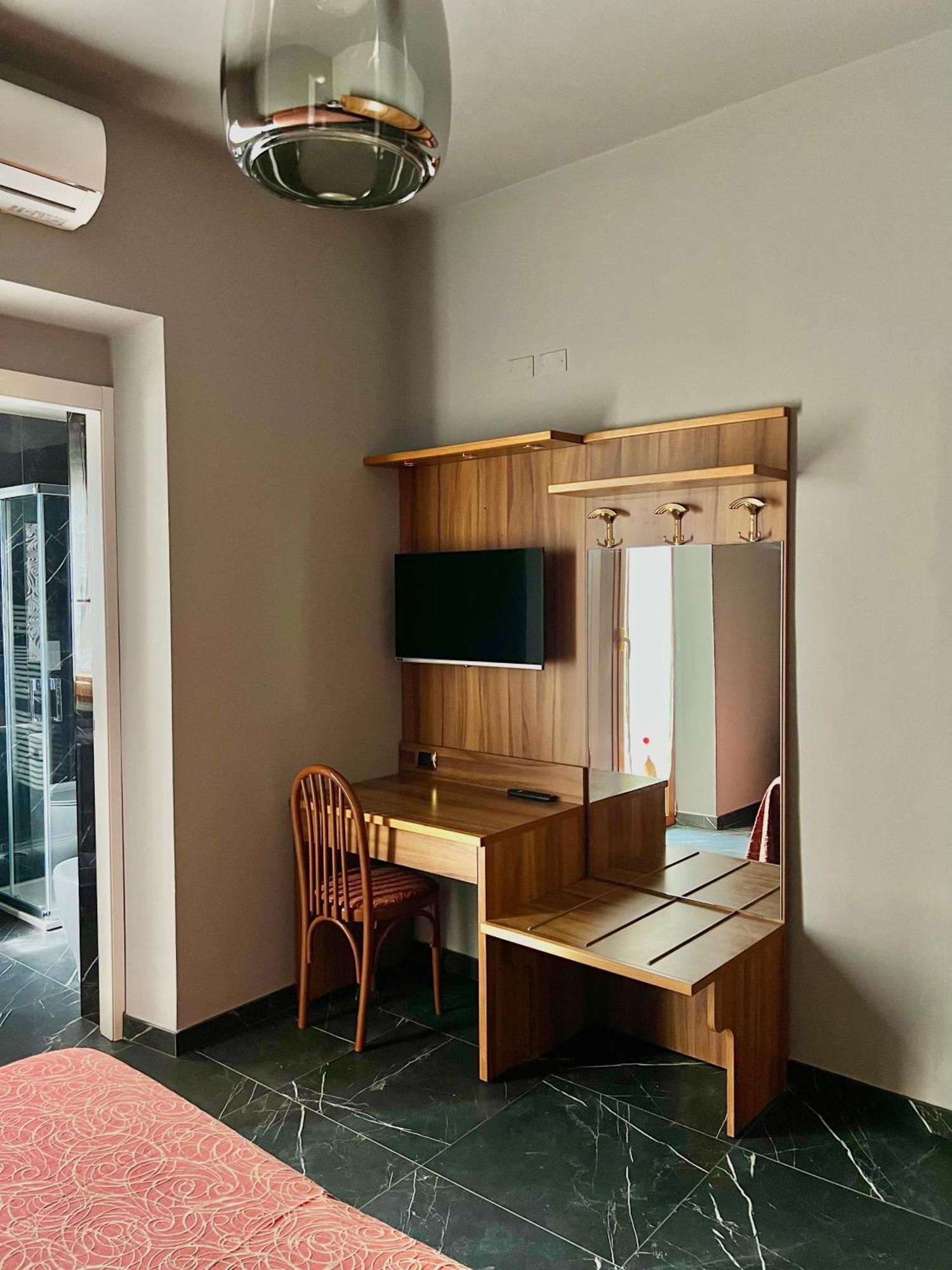 Hotel Residence Paradiso Moneglia Bagian luar foto