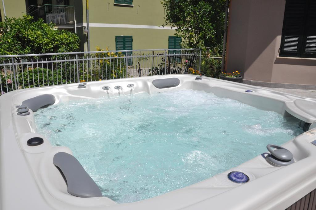 Hotel Residence Paradiso Moneglia Bagian luar foto