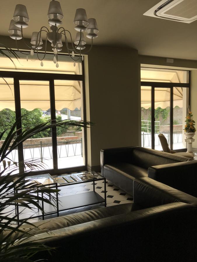 Hotel Residence Paradiso Moneglia Bagian luar foto